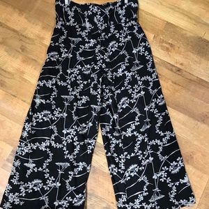 Flowers printed pant with side flap